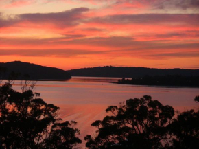 A Lakehouse Escape, Bonnells Bay